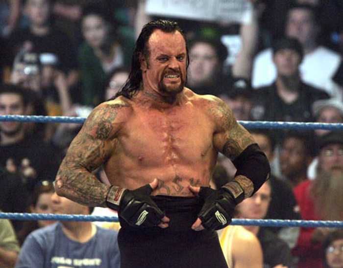 The Undertaker – tên thật Mark Calaway (Mỹ - đô vật chuyên nghiệp) The Undertaker – tên thật Mark Calaway (Mỹ - đô vật chuyên nghiệp)