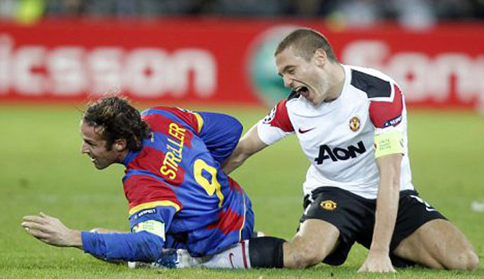 2. Một thương binh khác là Nemanja Vidic của Manchester United được dự báo là sẽ trở lại sớm hơn dự kiến. Vidic bị rách dây chằng trong trận thua của Man Utd trước FC Basel ở Champions League đầu tháng 12 năm ngoái và được chẩn đoán là sẽ nghỉ hết mùa giải. Tuy nhiên tiến độ hồi phục của Vidic đang nhanh hơn dự kiến và anh hoàn toàn có thể trở lại vào cuối mùa bóng. 2. Một thương binh khác là Nemanja Vidic của Manchester United được dự báo là sẽ trở lại sớm hơn dự kiến. Vidic bị rách dây chằng trong trận thua của Man Utd trước FC Basel ở Champions League đầu tháng 12 năm ngoái và được chẩn đoán là sẽ nghỉ hết mùa giải. Tuy nhiên tiến độ hồi phục của Vidic đang nhanh hơn dự kiến và anh hoàn toàn có thể trở lại vào cuối mùa bóng.