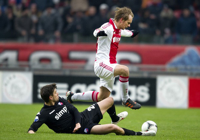 Với chuyến thăm của Manchester United, Ajax sẽ phải thi đấu mà không có một số thành viên của đội 1 trong bối cảnh chấn thương tiếp tục gây ra thiệt hại cho HLV Frank De Boer.