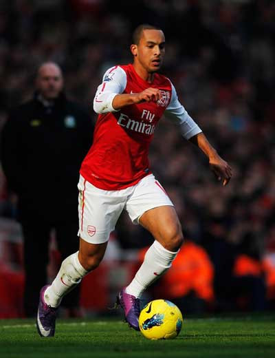 Theo Walcott năm nay đã 23 tuổi, và điều tiến bộ nhất khi nói về cầu thủ này đó là anh vẫn... chạy nhanh như năm 17 tuổi Theo Walcott năm nay đã 23 tuổi, và điều tiến bộ nhất khi nói về cầu thủ này đó là anh vẫn... chạy nhanh như năm 17 tuổi