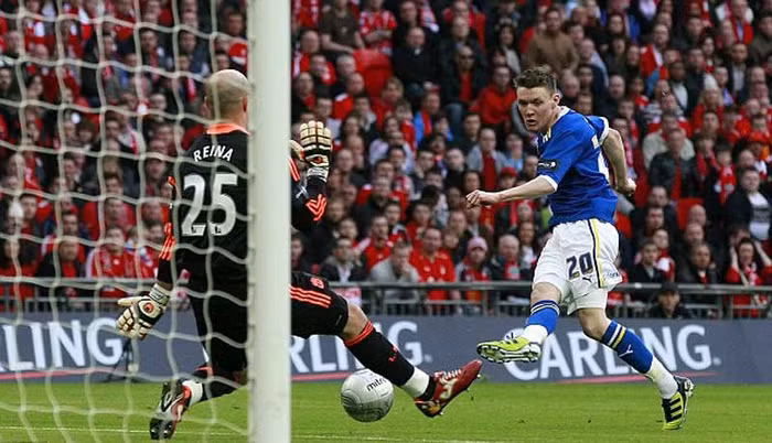 Mới phút 19, Cardiff đã mở tỷ số do công của Joe Mason