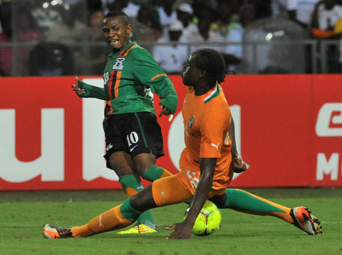 Còn với Zambia, đặt chân tới chung kết là một kỳ tích. 19 năm sau thảm kịch tai nạn máy bay khiến 18 cầu thủ thiệt mạng, ĐT Zambia cuối cùng đã trở lại Gabon để hướng tới chiến thắng vĩ đại nhất trong lịch sử bóng đá quốc gia. Còn với Zambia, đặt chân tới chung kết là một kỳ tích. 19 năm sau thảm kịch tai nạn máy bay khiến 18 cầu thủ thiệt mạng, ĐT Zambia cuối cùng đã trở lại Gabon để hướng tới chiến thắng vĩ đại nhất trong lịch sử bóng đá quốc gia.