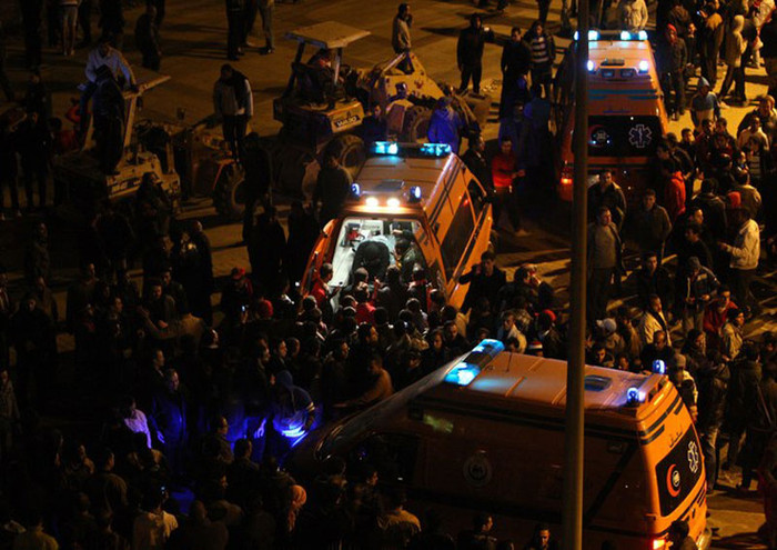 Tôi tự hỏi: điều gì sẽ xảy ra nếu chúng ta có một Port Said khác, tại Lạch Tray hay bất cứ sân vận động nào khác? Tôi tự hỏi: điều gì sẽ xảy ra nếu chúng ta có một Port Said khác, tại Lạch Tray hay bất cứ sân vận động nào khác?