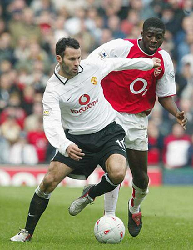 2004: Ryan Giggs có một năm 2004 đáng nhớ với những kỷ lục. Anh chơi trong trận chung kết FA Cup và trở thành một trong 2 cầu thủ (bên cạnh Roy Keane) vô địch danh hiệu này 4 lần trong thời gian ở Old Trafford. Tháng 9 năm đó, Ryan Giggs chạm cột mốc 600 trận cho MU để đứng cùng hàng với Sir Bobby Charlton và Bill Foulkes trong lịch sử CLB. 2004: Ryan Giggs có một năm 2004 đáng nhớ với những kỷ lục. Anh chơi trong trận chung kết FA Cup và trở thành một trong 2 cầu thủ (bên cạnh Roy Keane) vô địch danh hiệu này 4 lần trong thời gian ở Old Trafford. Tháng 9 năm đó, Ryan Giggs chạm cột mốc 600 trận cho MU để đứng cùng hàng với Sir Bobby Charlton và Bill Foulkes trong lịch sử CLB.