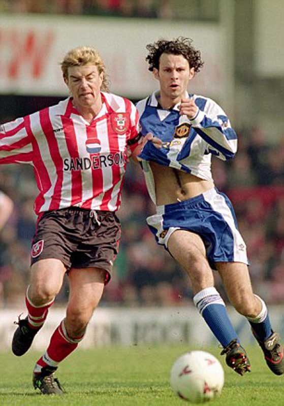 1996: Giggs lúc này đã trở lại chính mình khi đưa MU tới cú đúp danh hiệu thứ hai (Premier League & FA Cup) kể từ năm 1994. Đây cũng là lúc mà anh em nhà Neville, Nicky Butt, David Beckham và Paul Scholes chiếm lĩnh những vị trí quan trọng ở đội hình 1 của MU. 1996: Giggs lúc này đã trở lại chính mình khi đưa MU tới cú đúp danh hiệu thứ hai (Premier League & FA Cup) kể từ năm 1994. Đây cũng là lúc mà anh em nhà Neville, Nicky Butt, David Beckham và Paul Scholes chiếm lĩnh những vị trí quan trọng ở đội hình 1 của MU.