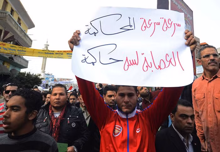 “Hãy mau mở phiên tòa đi, bọn chúng vẫn đang nắm quyền lực!”