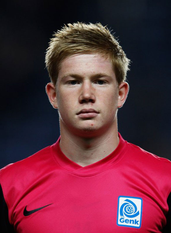 Mùa giải 2010-11, De Bruyne trở thành một cái tên được hầu hết các đội bóng châu Âu chú ý khi ghi 5 bàn và 16 lần kiến tạo trong 32 trận cho Genk ở mùa giải chuyên nghiệp đầu tiên. Genk đoạt chức VĐQG mùa giải đó. Mùa giải 2010-11, De Bruyne trở thành một cái tên được hầu hết các đội bóng châu Âu chú ý khi ghi 5 bàn và 16 lần kiến tạo trong 32 trận cho Genk ở mùa giải chuyên nghiệp đầu tiên. Genk đoạt chức VĐQG mùa giải đó.