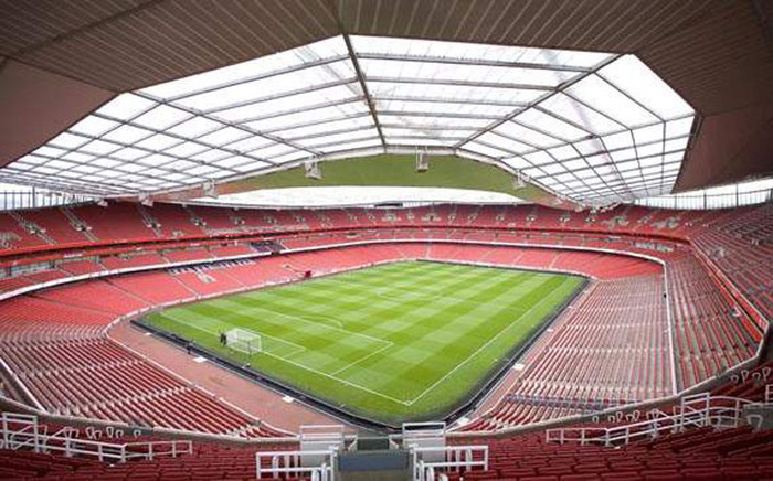 2. Arsenal được định giá vào khoảng hơn 1 tỷ bảng Anh, theo báo cáo tài chính mới nhất sau đợt bán cổ phiếu vừa qua. Theo tờ Daily Mail, một nhà đầu tư bí mật vừa tham gia vào việc mua 2 cổ phiếu có giá trị 16.500 bảng/cổ phiếu, đẩy giá trị của Arsenal lên 1,1 tỷ bảng. Người mua giấu tên này được cho là không phải thành viên của Hội đồng quản trị của Arsenal hiện tại.