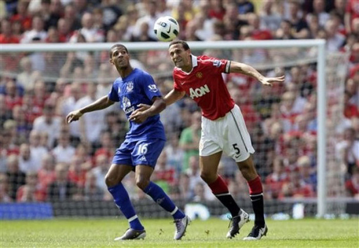 Quỷ Đỏ cũng là đội thành công nhất mỗi khi xa nhà với 26 điểm giành được trong 11 trận, trong khi Chelsea có một thành tích tương đối tốt ở sân nhà với 22 điểm/11 trận.