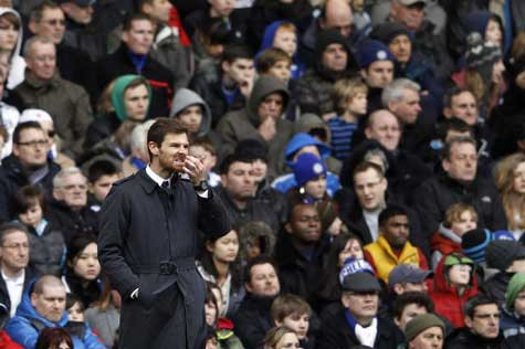 Sức ép dành cho Andre Villa-Boas bây giờ không chỉ từ Abramovich, từ cầu thủ, mà còn ở ngay sau lưng ông Sức ép dành cho Andre Villa-Boas bây giờ không chỉ từ Abramovich, từ cầu thủ, mà còn ở ngay sau lưng ông