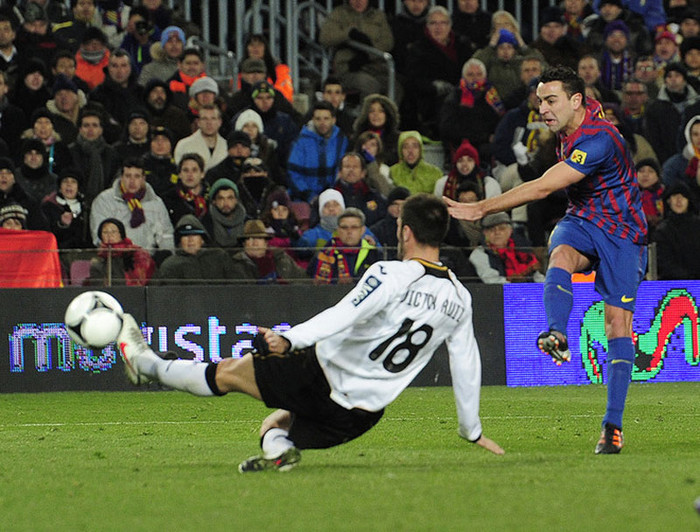 Xavi kết liễu Valencia ở phút 81 sau một chuỗi những pha phối hợp tấn công với Fabregas và Messi Xavi kết liễu Valencia ở phút 81 sau một chuỗi những pha phối hợp tấn công với Fabregas và Messi