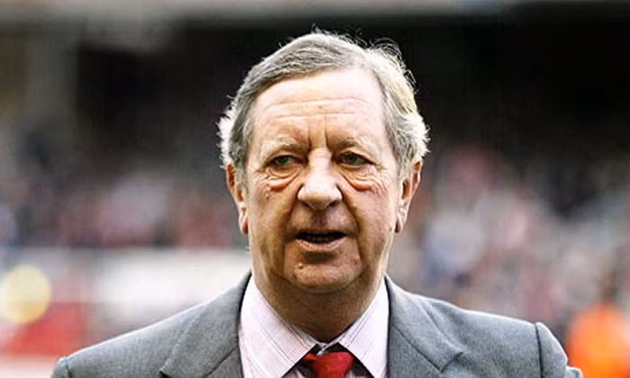 1. Quyết định bán Cesc Fabregas và Samir Nasri của Arsenal mùa hè năm 2011 đã mang lại cho họ một khoản lợi nhuận trước thuế vào khoảng 49,5 triệu bảng, theo bản báo cáo tài chính từ tháng 5 tới tháng 11/2011. Theo bản báo cáo, The Gunners đã thu về 63 triệu bảng từ các hoạt động bán cầu thủ trong khi đầu tư 74,7 triệu bảng vào tân binh và các hoạt động gia hạn hợp đồng. 1. Quyết định bán Cesc Fabregas và Samir Nasri của Arsenal mùa hè năm 2011 đã mang lại cho họ một khoản lợi nhuận trước thuế vào khoảng 49,5 triệu bảng, theo bản báo cáo tài chính từ tháng 5 tới tháng 11/2011. Theo bản báo cáo, The Gunners đã thu về 63 triệu bảng từ các hoạt động bán cầu thủ trong khi đầu tư 74,7 triệu bảng vào tân binh và các hoạt động gia hạn hợp đồng.