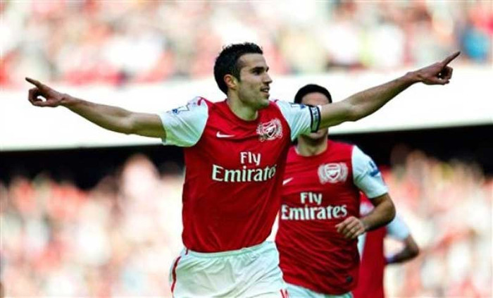 Trong khi đó, Robin Van Persie đã vươn lên vị trí thứ 3 để bằng với chân sút Aleksandrs Cekulajevs của CLB Trans-Narva (Estonia) sau khi ghi bàn vào lưới Tottenham. Cả hai chân sút cùng có 46 điểm, nhưng Estonia nằm trong hệ thống giải VĐQG có hệ số 1 trong khi Premier League có hệ số 2. Trong khi đó, Robin Van Persie đã vươn lên vị trí thứ 3 để bằng với chân sút Aleksandrs Cekulajevs của CLB Trans-Narva (Estonia) sau khi ghi bàn vào lưới Tottenham. Cả hai chân sút cùng có 46 điểm, nhưng Estonia nằm trong hệ thống giải VĐQG có hệ số 1 trong khi Premier League có hệ số 2.