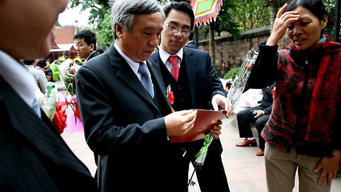 Niềm vui của các giảng viên tại lễ công nhận chức danh GS, PGS năm 2009. Ảnh: Lê Anh Dũng Niềm vui của các giảng viên tại lễ công nhận chức danh GS, PGS năm 2009. Ảnh: Lê Anh Dũng