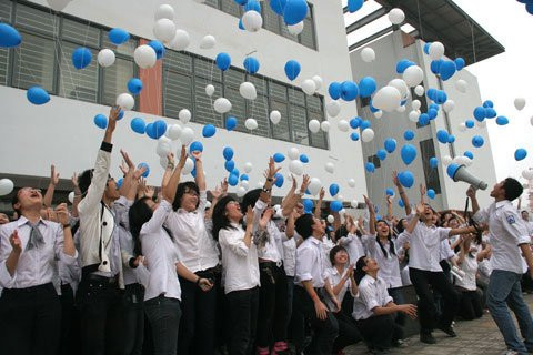 HS trường Ams cảm thấy tự ái khi mọi người quan niệm rằng nơi đây là trường của con nhà giàu HS trường Ams cảm thấy tự ái khi mọi người quan niệm rằng nơi đây là trường của con nhà giàu