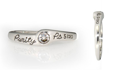 Nhẫn "trong trắng"