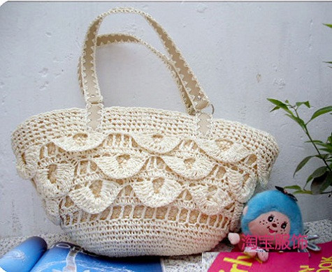 Túi cói luôn chiếm được cảm tình của nhiều bạn gái trong ngày hè đặc biệt là mỗi lần đi biển. Phụ kiện này mang những ưu điểm vượt trội như nhẹ nhàng, dễ dàng đựng đồ. Đặc biệt không hề "kén" trang phục và rất dễ kết hợp cùng bất cứ "gu" ăn mặc nào. (Ảnh: Xinhxinh) Xem thêm: Những chiếc túi "đụng hàng" xuyên lục địa của Sao Việt Túi cói luôn chiếm được cảm tình của nhiều bạn gái trong ngày hè đặc biệt là mỗi lần đi biển. Phụ kiện này mang những ưu điểm vượt trội như nhẹ nhàng, dễ dàng đựng đồ. Đặc biệt không hề "kén" trang phục và rất dễ kết hợp cùng bất cứ "gu" ăn mặc nào. (Ảnh: Xinhxinh) Xem thêm: Những chiếc túi "đụng hàng" xuyên lục địa của Sao Việt