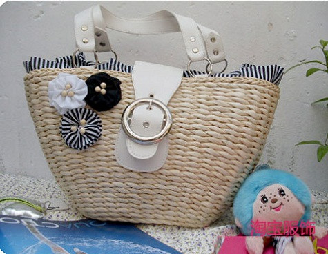 (Ảnh: Xinhxinh) Xem thêm: Những chiếc túi "đụng hàng" xuyên lục địa của Sao Việt (Ảnh: Xinhxinh) Xem thêm: Những chiếc túi "đụng hàng" xuyên lục địa của Sao Việt