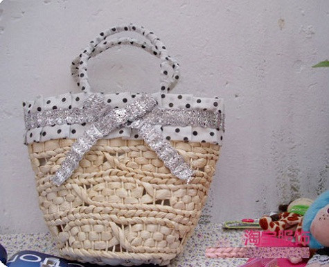 (Ảnh: Xinhxinh) Xem thêm: Những chiếc túi "đụng hàng" xuyên lục địa của Sao Việt (Ảnh: Xinhxinh) Xem thêm: Những chiếc túi "đụng hàng" xuyên lục địa của Sao Việt