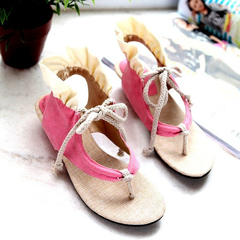 (Ảnh: HB) Xem thêm: Những đôi giày kỳ quái và xấu xí nhất thế giới (Ảnh: HB) Xem thêm: Những đôi giày kỳ quái và xấu xí nhất thế giới
