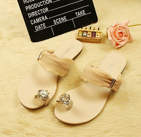 (Ảnh: HB) Xem thêm: Những đôi giày kỳ quái và xấu xí nhất thế giới (Ảnh: HB) Xem thêm: Những đôi giày kỳ quái và xấu xí nhất thế giới