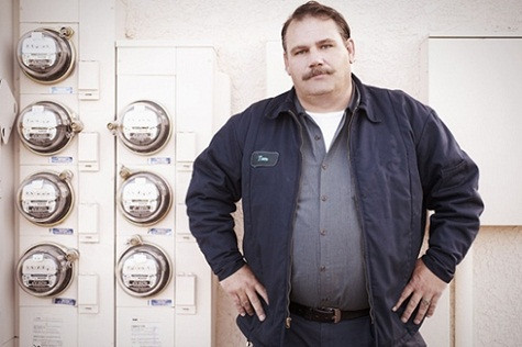 7. Người đọc công tơ điện Thu nhập dự kiến năm 2012: 35.171 USD. Thu nhập năm 2011: 34.171 USD. Đây là công việc dành cho cả nam và nữ giới, nhiệm vụ chính bao gồm theo dõi, chép lại số liệu trên đồng hồ tại các công ty điện hoặc gas. Dù trong năm qua, mức lương cho nhân viên lĩnh vực này đã tăng thêm 3% nhưng nó vẫn bị xếp vào danh sách những việc làm kém hấp dẫn nhất năm 2012 ở Mỹ. Hiện nay, một số công ty còn lắp đặt hệ thống đồng hồ tự động, nhu cầu tuyển dụng theo đó cũng bị giảm dần. Một chuyên viên phân tích dự báo, trong khoảng 5-10 năm nữa, loại hình công việc này rất có thể sẽ bị xóa sổ.