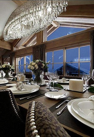 15. Chalet Le Blanchot, Courchevel 1850 Giá: 167.000 £/tuần Chalet Le Blanchot là tòa nhà cho thuê với giá đắt nhất tính đến thời điểm hiện tại. Ngôi nhà với các tiện nghi đầy đủ được phân bố trong 5 tầng với thang máy… 15. Chalet Le Blanchot, Courchevel 1850 Giá: 167.000 £/tuần Chalet Le Blanchot là tòa nhà cho thuê với giá đắt nhất tính đến thời điểm hiện tại. Ngôi nhà với các tiện nghi đầy đủ được phân bố trong 5 tầng với thang máy…
