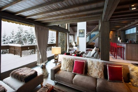 8. Chalet Les Brames, Meribel Giá: 89.250 £/tuần Chalet Les Brames sẽ mang đến cho bạn những giây phút thư thái nhất với dịch vụ massage chuyên nghiệp cùng với một băng tắm xử lý khác trong khuôn viên tòa nhà. Ngoài sự trang trọng từ nội thất gỗ, tòa nhà còn mang đến cho du khách những cảm nhận tinh tế từ các loại vải trang trí. Không chỉ có bồn tắm nước nóng ngoài trời nó còn cho du khách chiêm ngưỡng vẻ đọe của núi Vallon. 8. Chalet Les Brames, Meribel Giá: 89.250 £/tuần Chalet Les Brames sẽ mang đến cho bạn những giây phút thư thái nhất với dịch vụ massage chuyên nghiệp cùng với một băng tắm xử lý khác trong khuôn viên tòa nhà. Ngoài sự trang trọng từ nội thất gỗ, tòa nhà còn mang đến cho du khách những cảm nhận tinh tế từ các loại vải trang trí. Không chỉ có bồn tắm nước nóng ngoài trời nó còn cho du khách chiêm ngưỡng vẻ đọe của núi Vallon.
