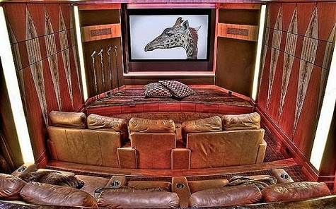 5. Elk Ranch, Aspen Giá: 77.616 £/ tuần Elk Ranch là một tòa nhà khá rộng cung cấp cho bạn những một không gian nghỉ ngơi được thiết kế hết sức xa hoa. Nó bao gồm bể bơi riêng trong nhà và ngoài trời cùng nhiều tiện nghi giải trí khác. Đặc biệt có một em bé chơi đàn piano với dàn karaoke thỏa mãn nhu cầu vui chơi của du khách. 5. Elk Ranch, Aspen Giá: 77.616 £/ tuần Elk Ranch là một tòa nhà khá rộng cung cấp cho bạn những một không gian nghỉ ngơi được thiết kế hết sức xa hoa. Nó bao gồm bể bơi riêng trong nhà và ngoài trời cùng nhiều tiện nghi giải trí khác. Đặc biệt có một em bé chơi đàn piano với dàn karaoke thỏa mãn nhu cầu vui chơi của du khách.