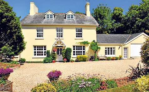 Giá: 1 triệu £ Trang trại được xây dựng vào giữa thế kỷ 19 này có năm phòng ngủ, hai gian phòng đẹp để cho thuê, một nhà để xe đôi và một đồng cỏ rộng. Ngôi nhà này được nhận xét có vẻ đẹp như tranh vẽ. Giá: 1 triệu £ Trang trại được xây dựng vào giữa thế kỷ 19 này có năm phòng ngủ, hai gian phòng đẹp để cho thuê, một nhà để xe đôi và một đồng cỏ rộng. Ngôi nhà này được nhận xét có vẻ đẹp như tranh vẽ.