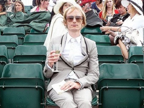 7. Mỹ - 4,3% Dân số: 311,6 triệu người Các triệu phú có tài sản trên 100 triệu tại đây đã mất 2,4% tài sản trong năm 2011. Hiện ở Mỹ có tới 2.928 người có từ 100 triệu USD trở lên và 363 tỷ phú. 7. Mỹ - 4,3% Dân số: 311,6 triệu người Các triệu phú có tài sản trên 100 triệu tại đây đã mất 2,4% tài sản trong năm 2011. Hiện ở Mỹ có tới 2.928 người có từ 100 triệu USD trở lên và 363 tỷ phú.