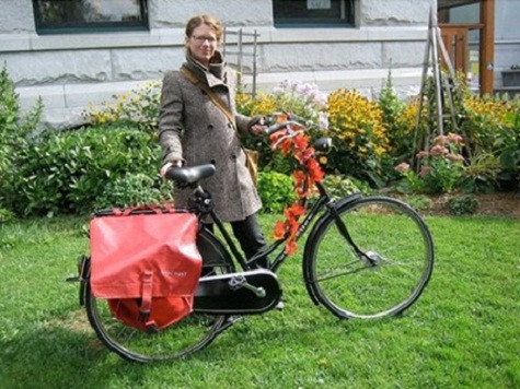 14. Ireland - 2,2% Dân số: 4,48 triệu người Dù kinh tế khó khăn, Ireland vẫn là một trong ba nướcquốc gia châu Âu góp mặt trong danh sách này. Theo danh sách của Forbes, Ireland cũng có tới 5 tỷ phú. Người giàu nhất nước này là Pallonji Mistry - ông trùm ngành xây dựng với 9,7 tỷ USD tài sản. 14. Ireland - 2,2% Dân số: 4,48 triệu người Dù kinh tế khó khăn, Ireland vẫn là một trong ba nướcquốc gia châu Âu góp mặt trong danh sách này. Theo danh sách của Forbes, Ireland cũng có tới 5 tỷ phú. Người giàu nhất nước này là Pallonji Mistry - ông trùm ngành xây dựng với 9,7 tỷ USD tài sản.