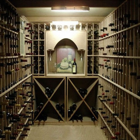 2. Walk-In Wine Cellar Vault Giá: 35.000 USD Nếu bạn có quá nhiều rượu nhưng lại không có tầng hầm để lưu trữ chúng thì chiếc kệ rượu này là một trong những lựa chọn lý tưởng. Chiếc kệ này có thể lưu trữ khoảng 1.500 chai rượu. Ngoài ra nó còn có hệ thống làm mát, bảo đảm nhiệt độ cũng như hương vị và chất lượng cho những chai rượu của bạn. Chiếc kệ được làm hoàn toàn thủ công và kháng ấm với redwood. 2. Walk-In Wine Cellar Vault Giá: 35.000 USD Nếu bạn có quá nhiều rượu nhưng lại không có tầng hầm để lưu trữ chúng thì chiếc kệ rượu này là một trong những lựa chọn lý tưởng. Chiếc kệ này có thể lưu trữ khoảng 1.500 chai rượu. Ngoài ra nó còn có hệ thống làm mát, bảo đảm nhiệt độ cũng như hương vị và chất lượng cho những chai rượu của bạn. Chiếc kệ được làm hoàn toàn thủ công và kháng ấm với redwood.