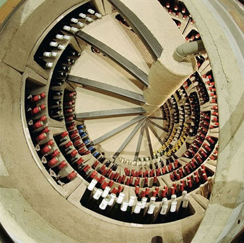 3. Spiral Wine Cellar Sản xuất bởi: Spiral Cellar Giá: 30.000 USD Spiral Wine Cellar được xem là chiếc kệ rượu lãng mạn nhất. Nó được thiết kế theo hình xoắn ốc hoành tráng, mềm mại với cửa sập tiện lợi. Nó có thể lưu trữ khoảng 1000 – 1600 chai rượu. Ngoài ra chiếc kệ rượu được làm từ bê tông này còn có thể cách nhiệt đảm bảo chất lượng và hương vị nguyên vẹn cho rượu của bạn. 3. Spiral Wine Cellar Sản xuất bởi: Spiral Cellar Giá: 30.000 USD Spiral Wine Cellar được xem là chiếc kệ rượu lãng mạn nhất. Nó được thiết kế theo hình xoắn ốc hoành tráng, mềm mại với cửa sập tiện lợi. Nó có thể lưu trữ khoảng 1000 – 1600 chai rượu. Ngoài ra chiếc kệ rượu được làm từ bê tông này còn có thể cách nhiệt đảm bảo chất lượng và hương vị nguyên vẹn cho rượu của bạn.
