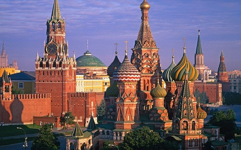 2. Moscow Tverskaya và khu vực lần cận luôn luôn là và vẫn là một trong những điểm nóng của Moscow về phí bảo hiểm người mua bất động sản và người thuê nhà. Để sở hữu một căn hộ ở đây thực sự là điều đáng nể. Tverskaya là đường phố chính của thủ đô nước Nga, và dẫn trực tiếp đến điện Kremlin và Quảng trường Đỏ. Tverskaya, cũng như các khu vực lân cận cung cấp cho cư dân với cửa hàng, nhà hàng, trường học, rạp hát và rạp chiếu phim. Nó chiếm 23% của tất cả các giao dịch trong thị trường nhà ở chính của Moscow trong năm 2011.