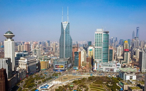 6. Thượng Hải Xintiandi, hoặc hồ Taipingqiao nổi tiếng với những khu ăn uống cao cấp, các địa điểm vui chơi giải trí, khu nhà ở cao tầng sang trọng, tháp văn phòng và khách sạn. Nó thu hút nhiều nhà đầu tư của Hong Kong và Đài Loan. Xintiandi bao gồm hơn 2000 ngôi nhà, hầu hết trong số đó là căn hộ cao tầng. Dự kiến con số này tăng hơn gấp đôi trong thập kỷ tới.