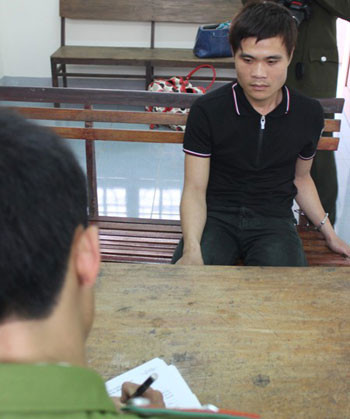 Đối tượng Đặng Thế Hưng tại cơ quan điều tra Đối tượng Đặng Thế Hưng tại cơ quan điều tra
