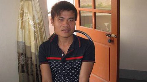 Đối tượng Đặng Thế Hưng tại cơ quan CSĐT Công an huyện Nghi Lộc. Ảnh: Q.Huy Đối tượng Đặng Thế Hưng tại cơ quan CSĐT Công an huyện Nghi Lộc. Ảnh: Q.Huy