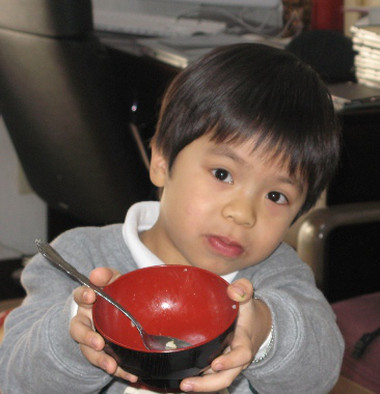 Luôn luôn nhớ cho con cái ăn sáng. Nghiên cứu cho thấy trẻ em ăn sáng luôn tỉnh táo hơn khi đến trường và đầu óc nhạy bén hơn. Luôn luôn nhớ cho con cái ăn sáng. Nghiên cứu cho thấy trẻ em ăn sáng luôn tỉnh táo hơn khi đến trường và đầu óc nhạy bén hơn.