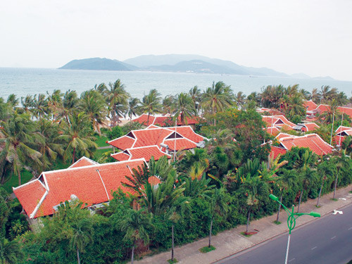 Khu nghỉ dưỡng Ana Mandara chiếm 400 mét “mặt tiền” của đường Trần Phú nhìn ra biển - Ảnh: T.Đ Khu nghỉ dưỡng Ana Mandara chiếm 400 mét “mặt tiền” của đường Trần Phú nhìn ra biển - Ảnh: T.Đ