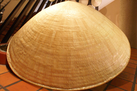 Chiếc nón lá bài thơ xứ Huế Chiếc nón lá bài thơ xứ Huế