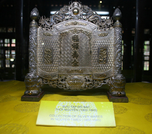 Hiện vật được trung bày tại Bảo tàng Cổ vật cung đình Huế - Ảnh: BĐ Hiện vật được trung bày tại Bảo tàng Cổ vật cung đình Huế - Ảnh: BĐ