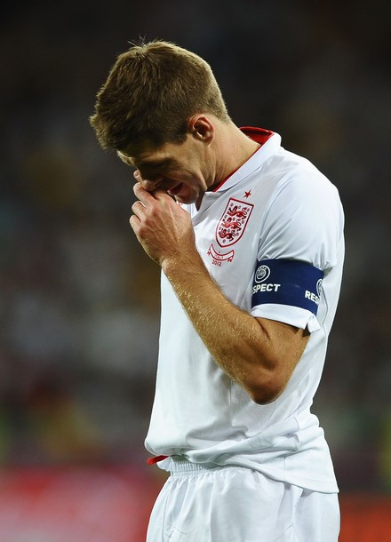 Nước mắt. Nước mắt.