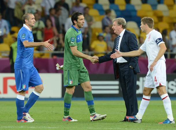 Italia đã phá dớp lịch sử hay thua trên chấm 11m. Italia đã phá dớp lịch sử hay thua trên chấm 11m.