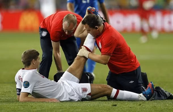 Đội trưởng Gerrard chơi hết sức mình có thể.