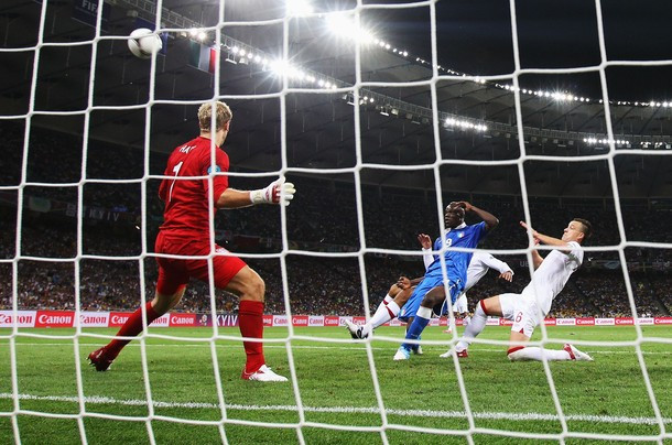 Nhưng anh đã phung phí một số cơ hội đáng tiếc. Nhưng anh đã phung phí một số cơ hội đáng tiếc.