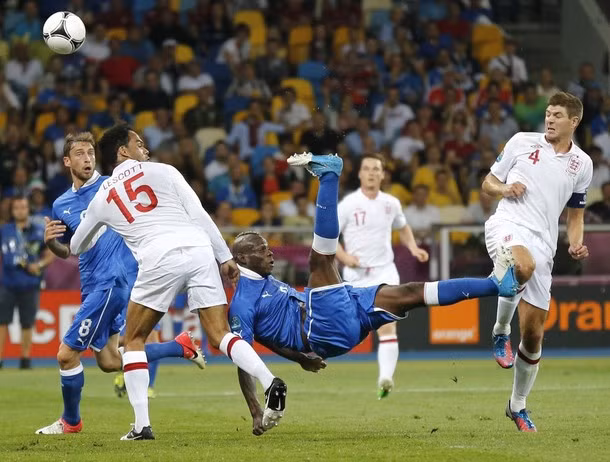 Ngoài Pirlo, Balotelli cũng đã có một trận đấu hay.