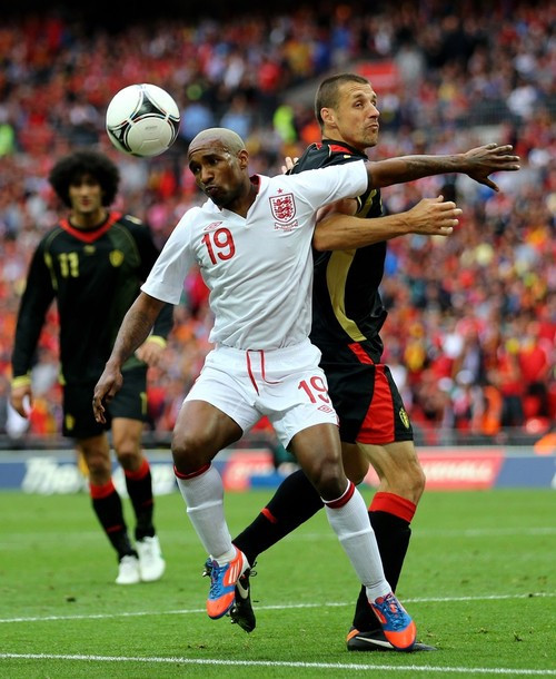 Defoe cố gắng ghi điểm trong mắt HLV.