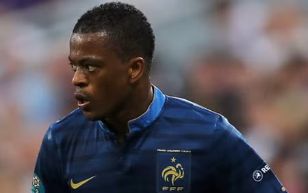 Evra chê bai ĐT Anh.