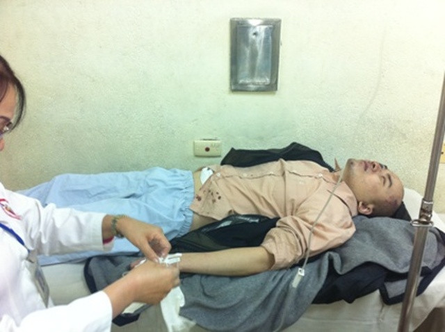 Anh Nguyễn Tài Quyền đang được điều trị tại BV Việt Đức (ảnh Dantri.vn) Anh Nguyễn Tài Quyền đang được điều trị tại BV Việt Đức (ảnh Dantri.vn)